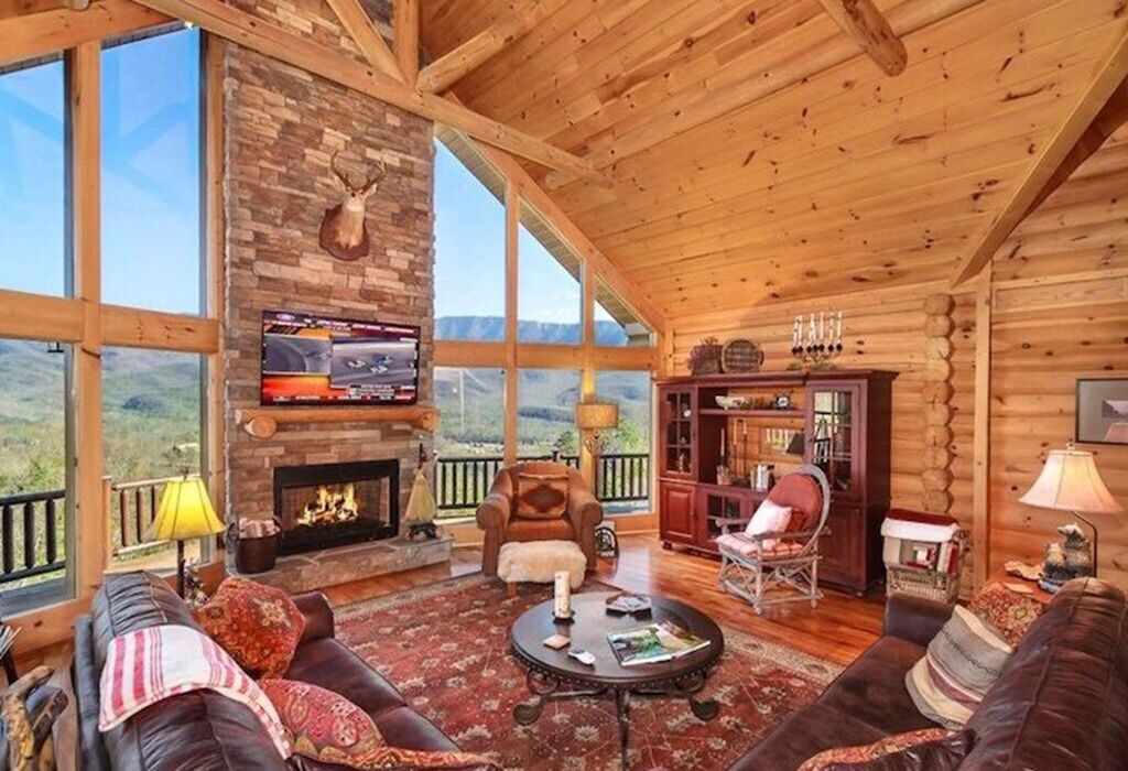 Find Cabins with a Hot Tub on Expedia