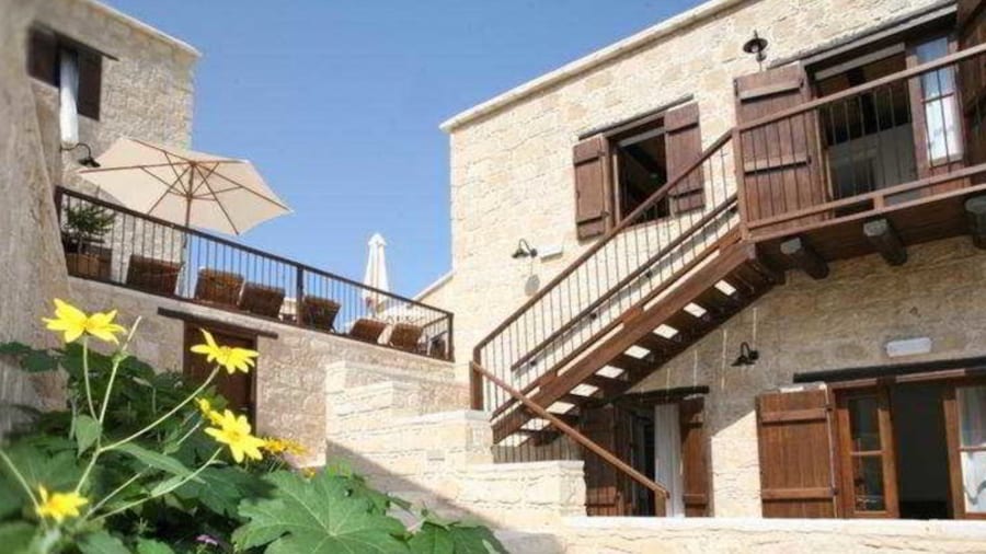 Leonidas Village Houses