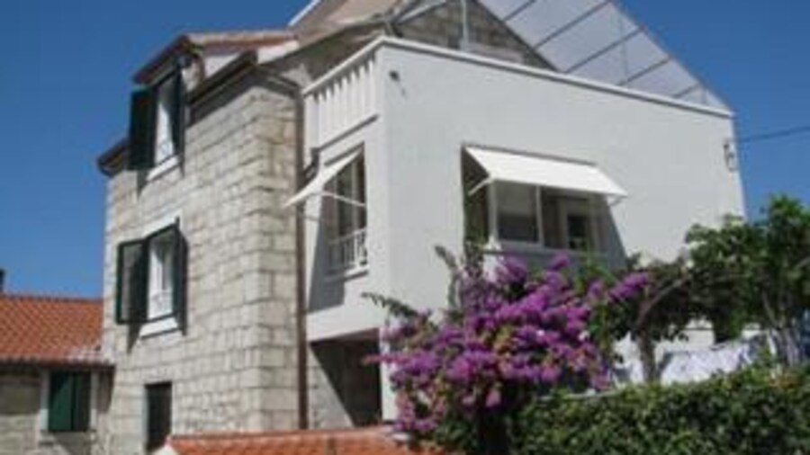 Split Center Suites