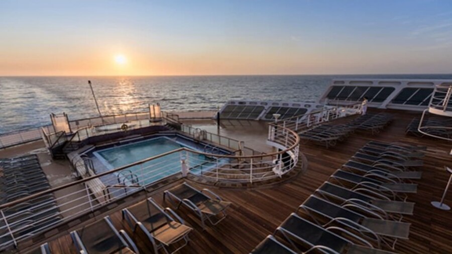 lido deck pool area=
