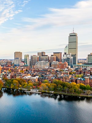 Hotels with free airport transportation in Boston
