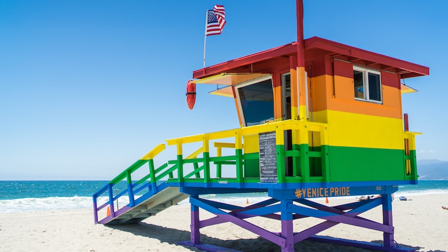 rainbow coloured lifeguard hut on venice beach