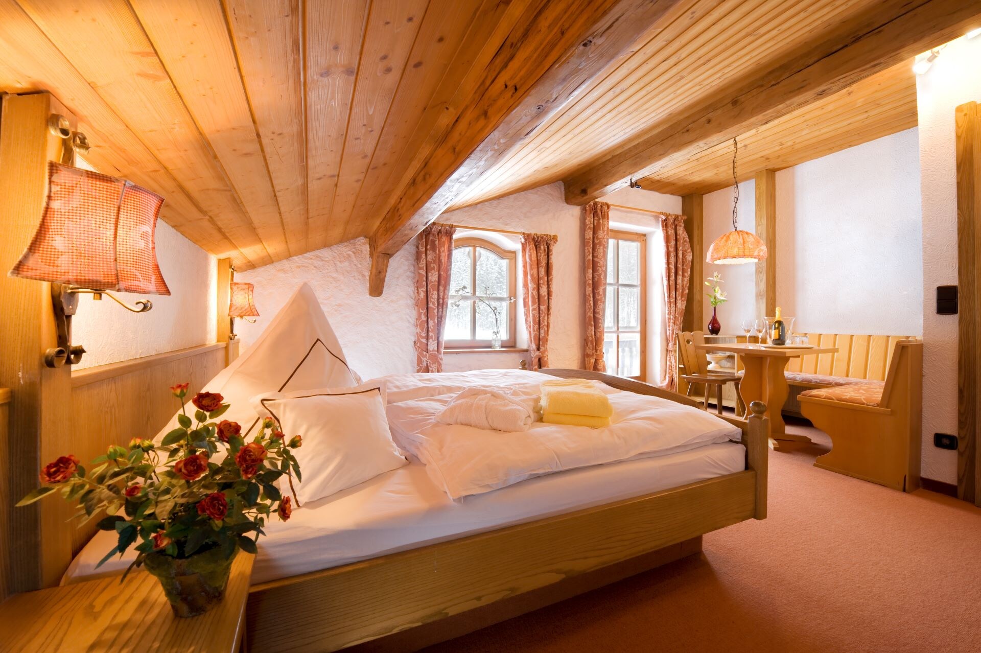 Find Cottages with a Hot Tub on Expedia