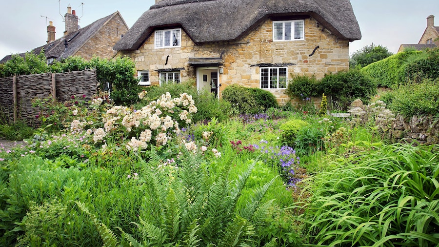 Hotels with indoor pools in Cotswolds