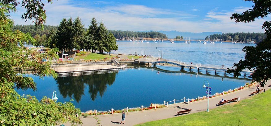 Hotels with outdoor pools in Nanaimo