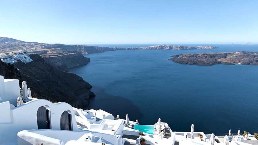 10 Bucket List Destinations for Canadians