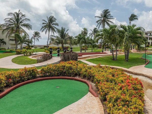 Adults only stays in Top of the South with golf course