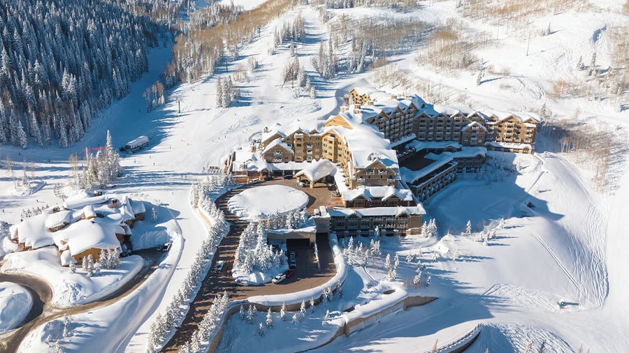 A building in the snow