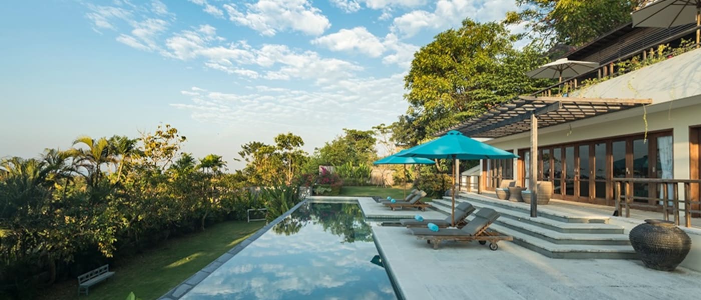 A luxury villa's infinity-edge pool.